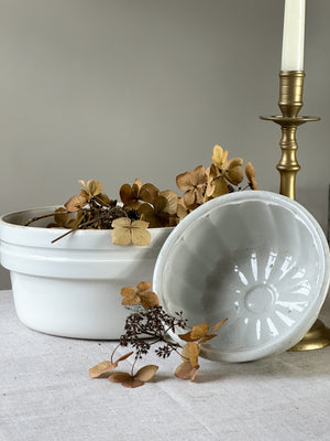 Vintage Ceramic Stoneware Round Mould