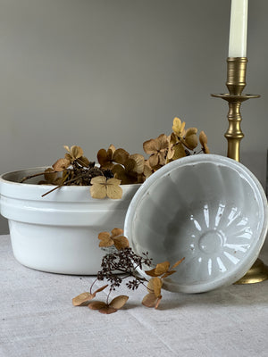 Vintage Ceramic Stoneware Round Mould