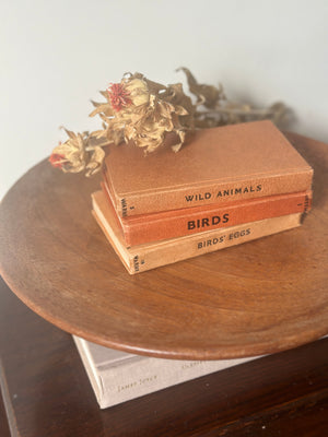 Wooden pedestal bowl