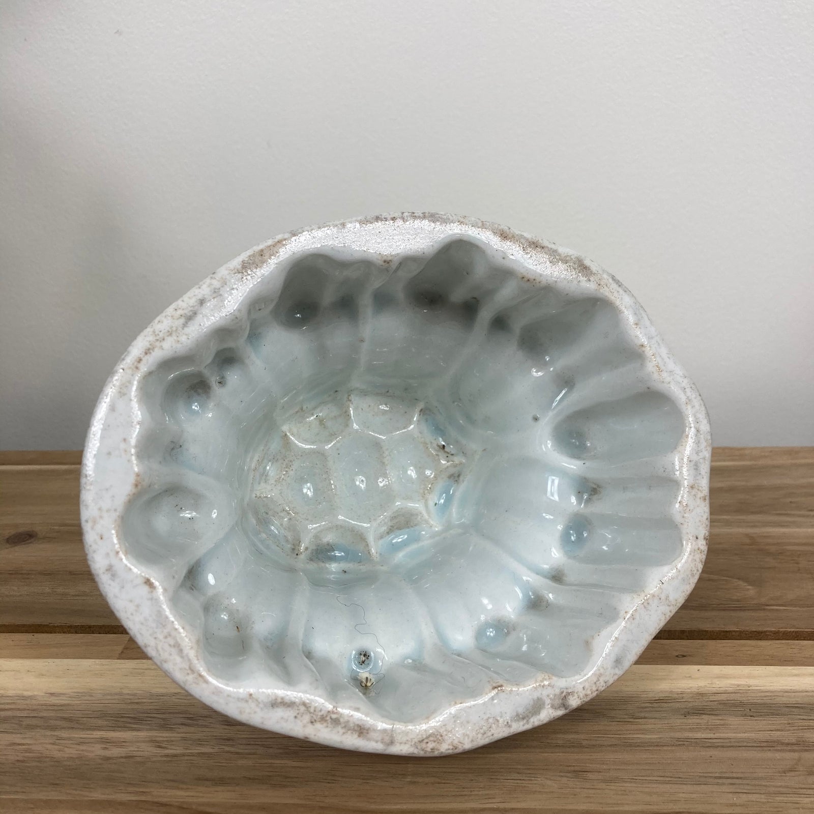 Bucket shape vintage jelly mould